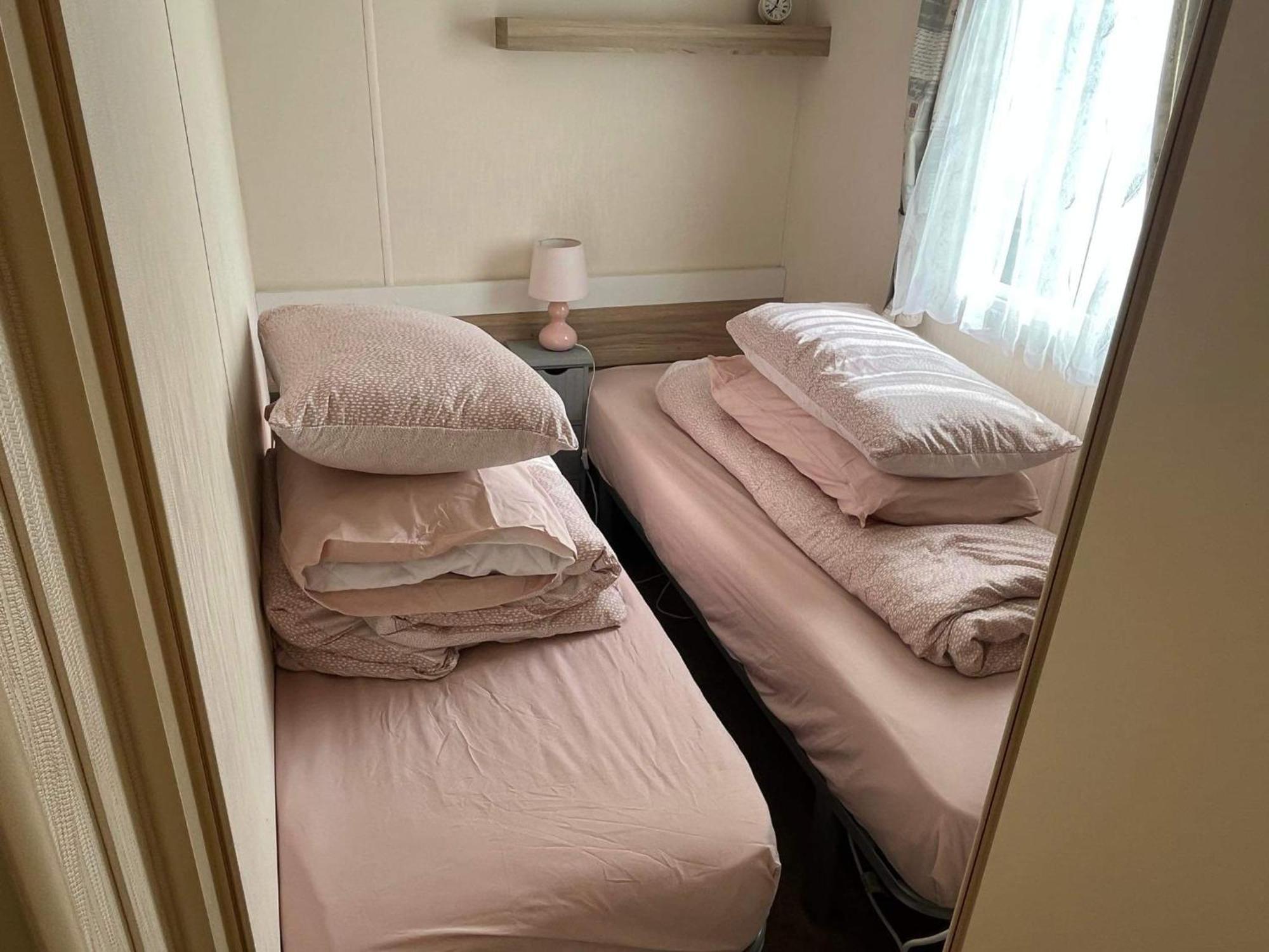 Lyntons 3 Bedroom Caravan Pets Stay Free Linen Included Heacham Esterno foto